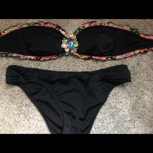 Victoria’s Secret 2 piece bathing suit 👙